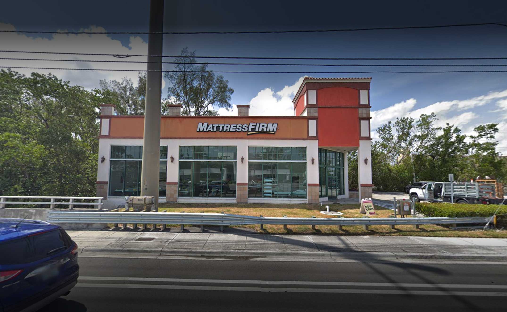 Mattress Firm retail property – exterior view